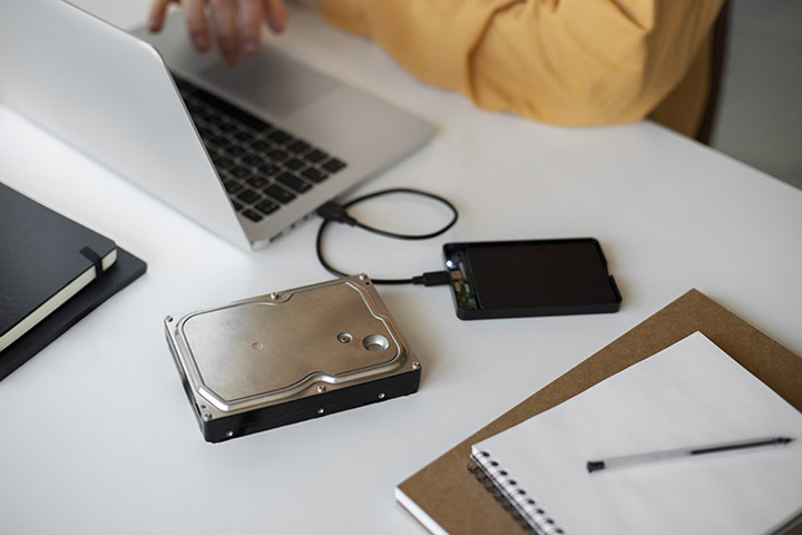 چرا هارد اینترنال بهتر از اکسترنال است؟